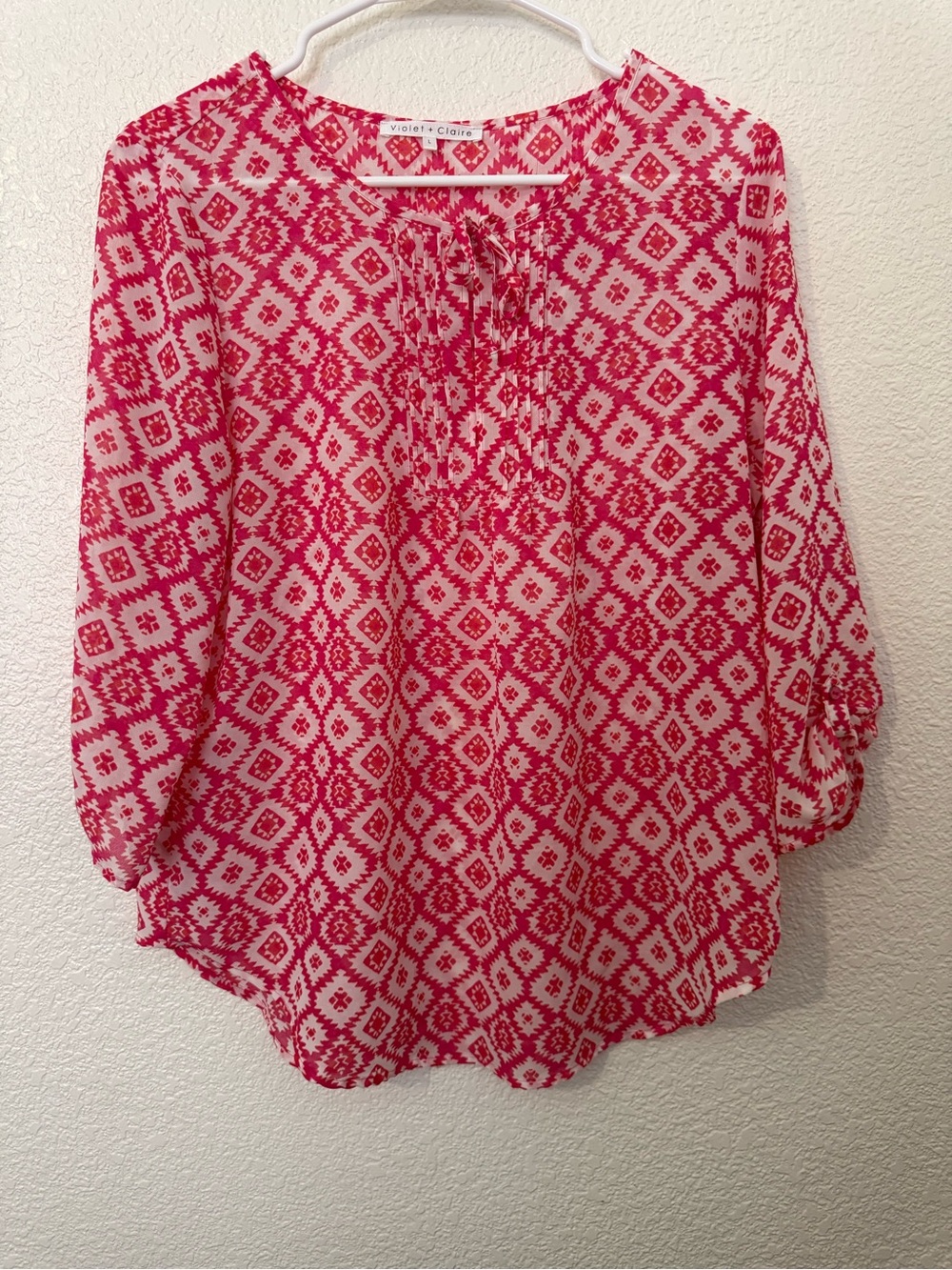 Violet & Claire Fuchsia Geo Tie-Neck Peasant Top